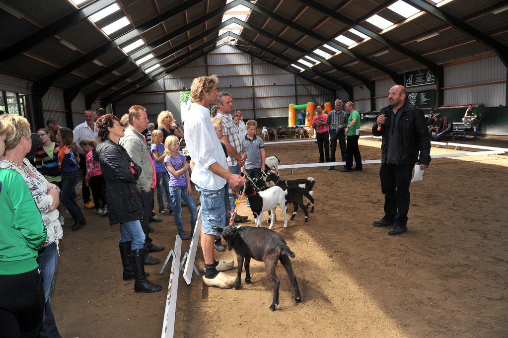 Geitenkeuring van Geitenfokvereniging Assendelft eo in Manege De Delft